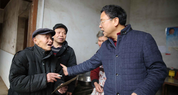 歲末年關(guān)送真情，扶貧慰問(wèn)暖人心！
